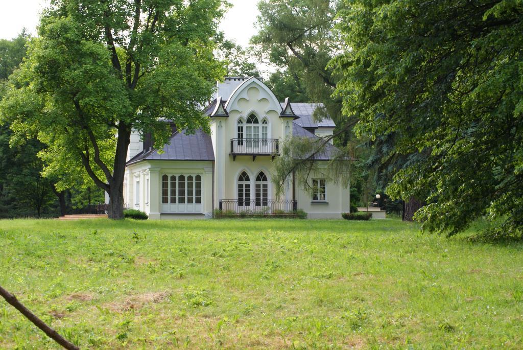 Roskosz Zespol Dworsko Parkowy Bed and Breakfast Biała Podlaska Exteriör bild