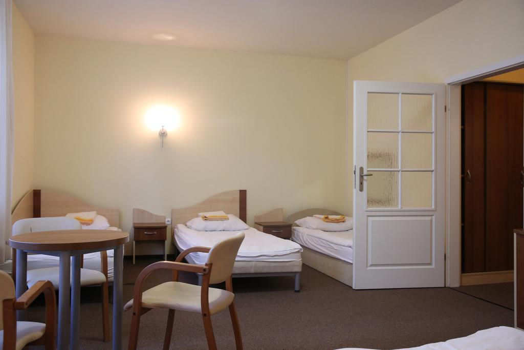 Roskosz Zespol Dworsko Parkowy Bed and Breakfast Biała Podlaska Exteriör bild