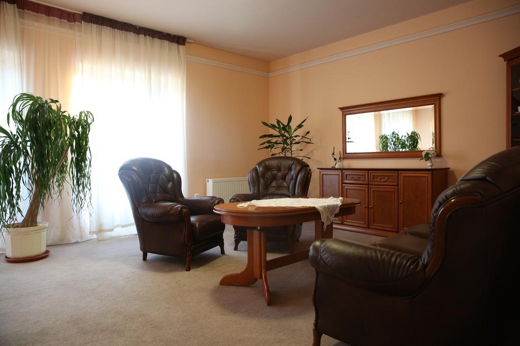 Roskosz Zespol Dworsko Parkowy Bed and Breakfast Biała Podlaska Exteriör bild