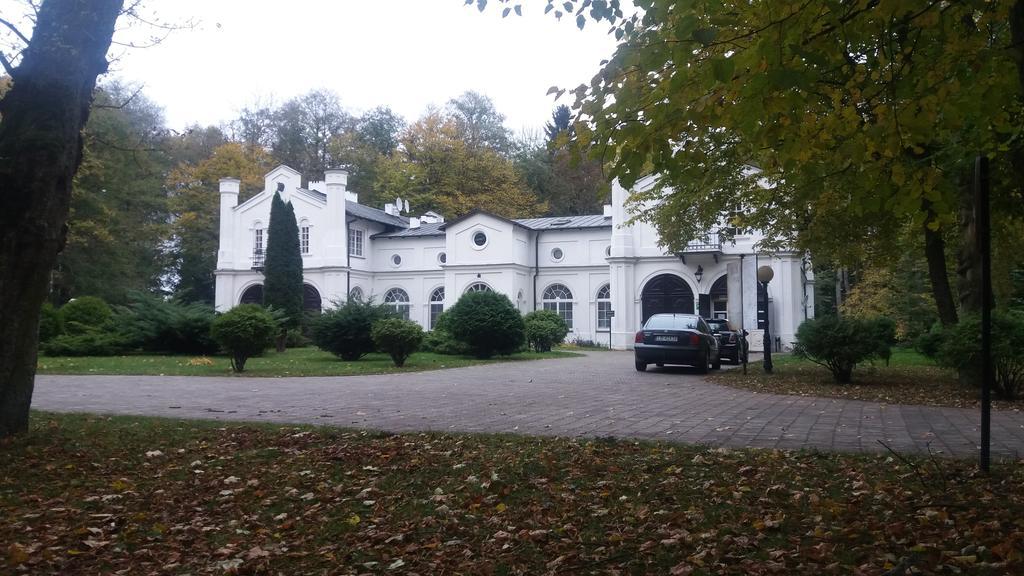 Roskosz Zespol Dworsko Parkowy Bed and Breakfast Biała Podlaska Exteriör bild