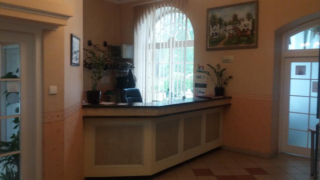 Roskosz Zespol Dworsko Parkowy Bed and Breakfast Biała Podlaska Exteriör bild