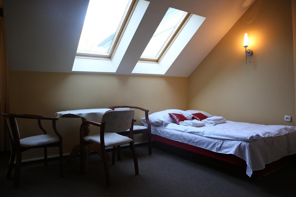 Roskosz Zespol Dworsko Parkowy Bed and Breakfast Biała Podlaska Exteriör bild