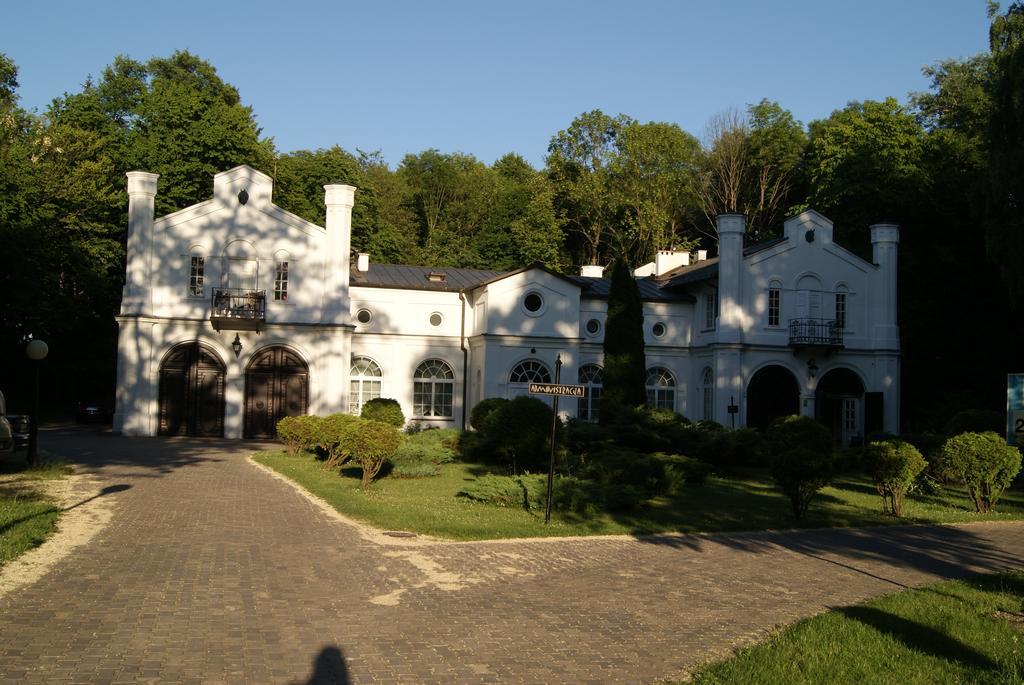 Roskosz Zespol Dworsko Parkowy Bed and Breakfast Biała Podlaska Exteriör bild