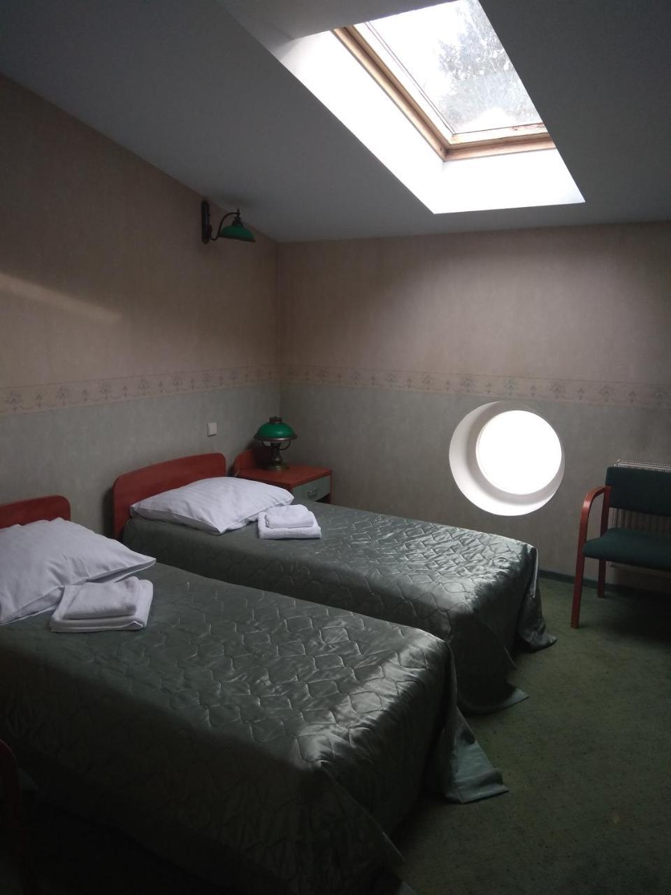 Roskosz Zespol Dworsko Parkowy Bed and Breakfast Biała Podlaska Exteriör bild