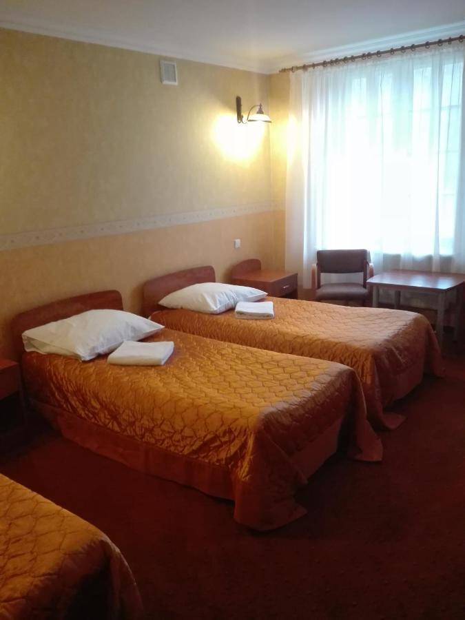 Roskosz Zespol Dworsko Parkowy Bed and Breakfast Biała Podlaska Exteriör bild