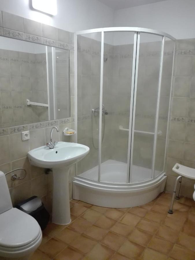 Roskosz Zespol Dworsko Parkowy Bed and Breakfast Biała Podlaska Exteriör bild